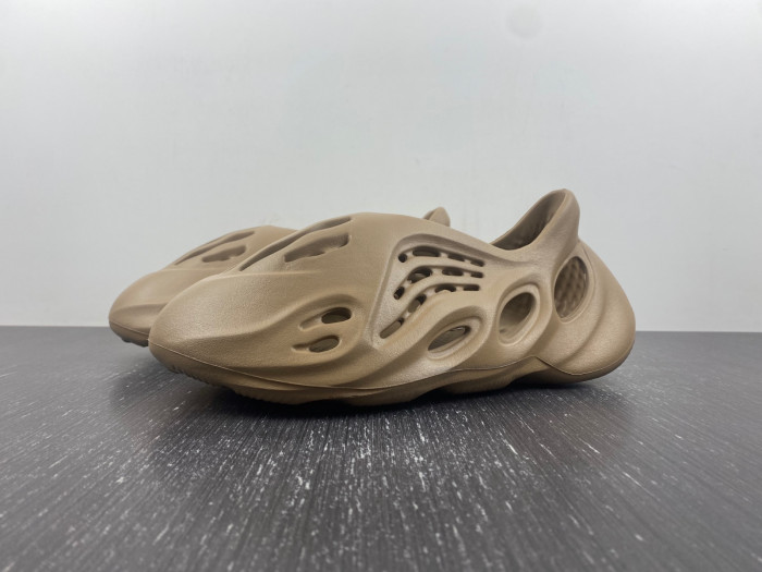 adidas Yeezy Foam RNR Clay Taupe Men