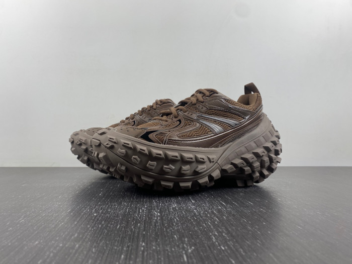 BALCIA DEFENDER SNEAKER