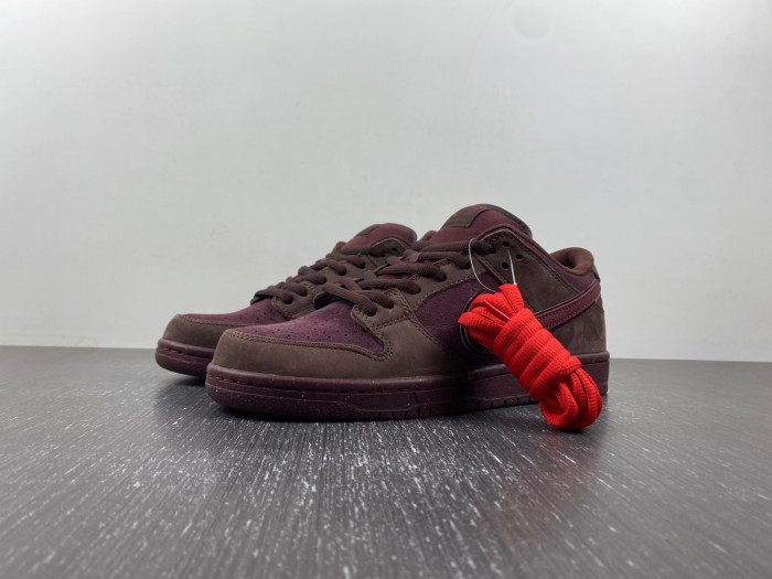Nike SB Dunk Low "Valentine