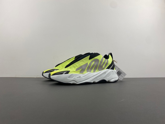 adidas Yeezy Boost 700 MNVN Laceless 