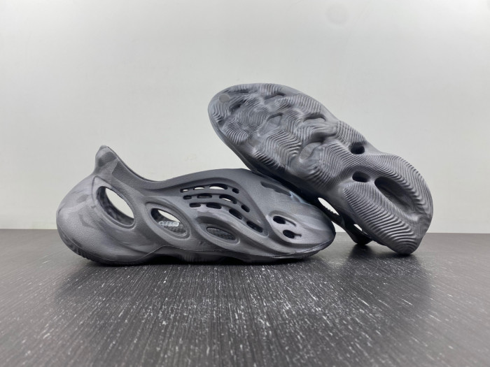 Adidas Yeezy Foam RNNR “MX Granite” IE4931