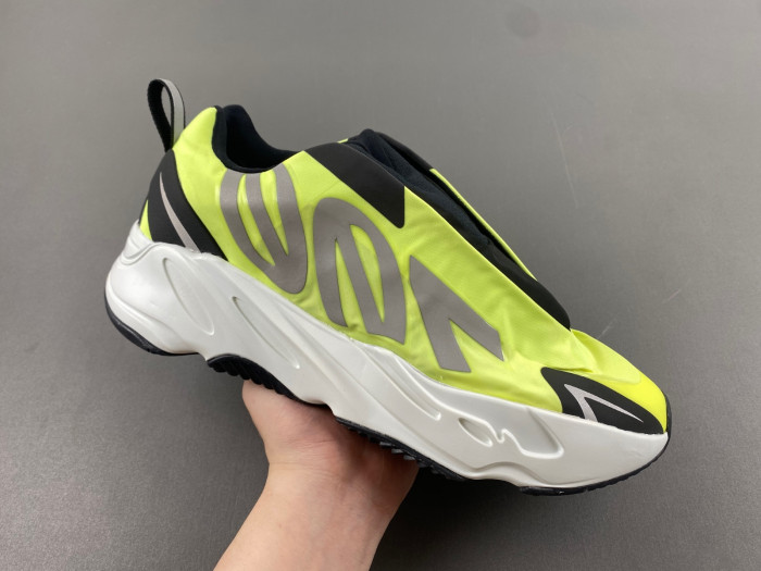 adidas Yeezy Boost 700 MNVN Laceless 
