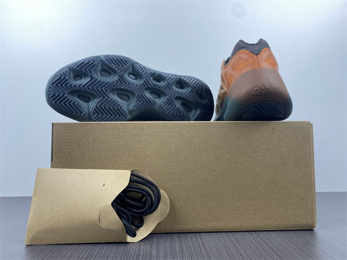 Adidas Yeezy Boost 700 V2 GY4109