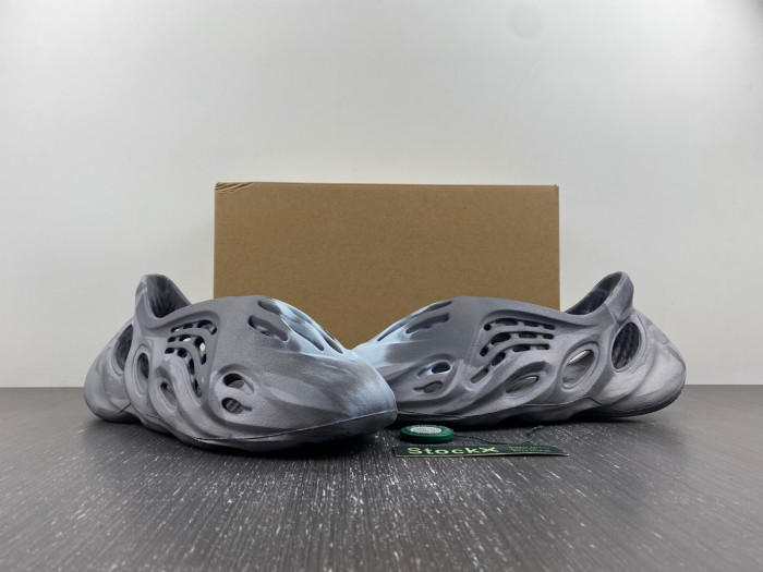 Adidas Yeezy Foam RNNR “MX Granite” IE4931