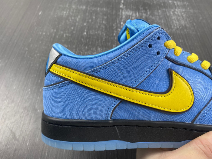 Powerpuff Girls x Nike SB Dunk Low "Bubbles" FZ8320-400