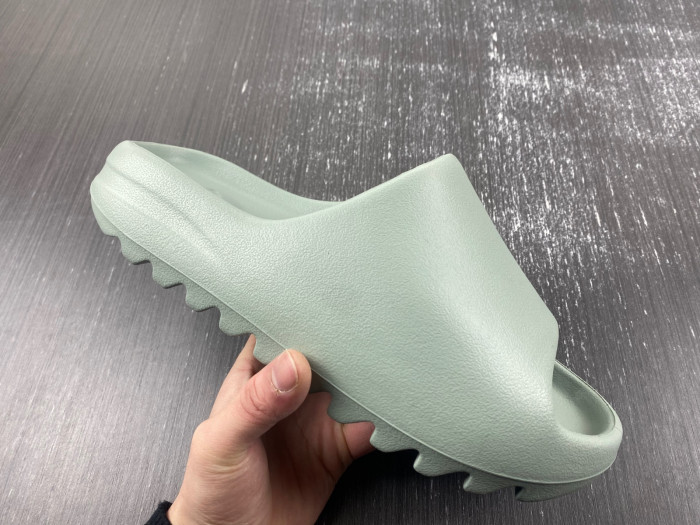 ADIDAS YEEZY SLIDES 