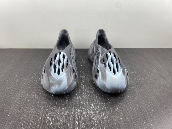 Adidas Yeezy Foam RNNR “MX Granite” IE4931