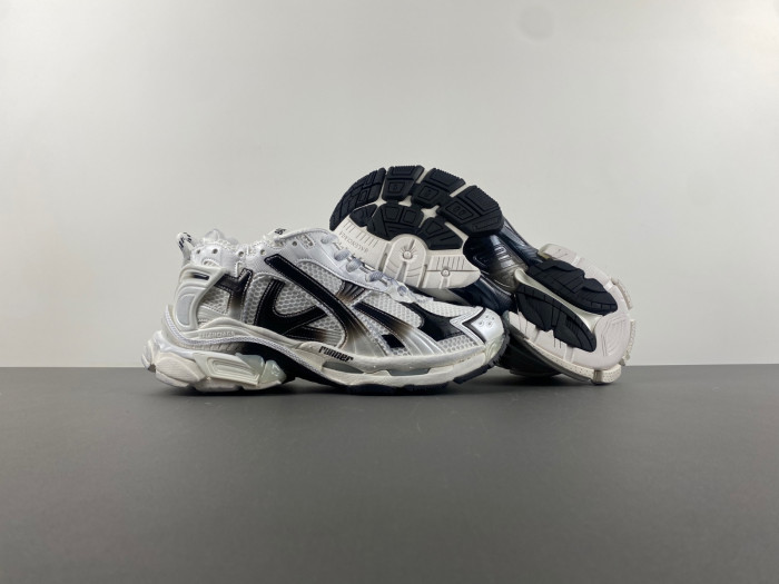 BALCIA RUNNER SNEAKER