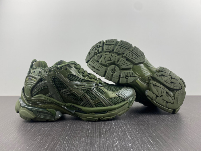 BALCIA RUNNER SNEAKER
