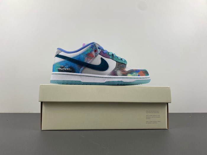 Futura Laboratories x Nike SB Dunk Low Bleached Aqua HF6061-400