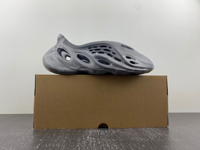 Adidas Yeezy Foam RNNR “MX Granite” IE4931