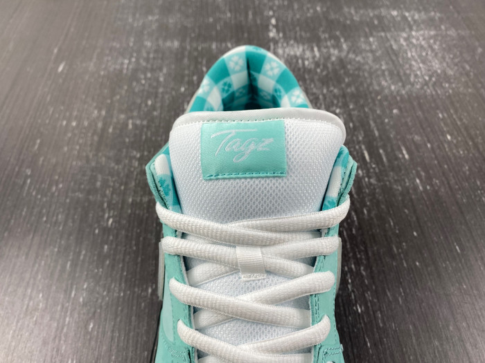 Concepts x TIFFANY CO. x Nike SB Dunk Low BV1310-402