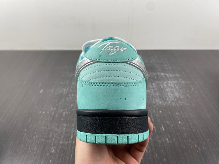 Concepts x TIFFANY CO. x Nike SB Dunk Low BV1310-402
