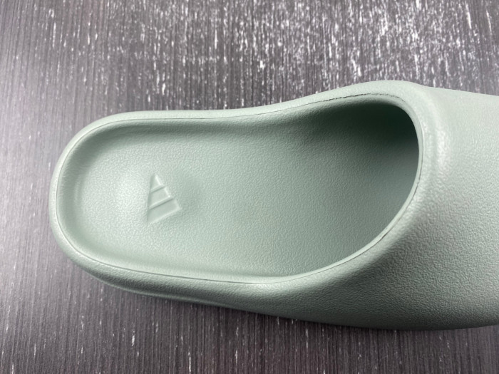 ADIDAS YEEZY SLIDES 