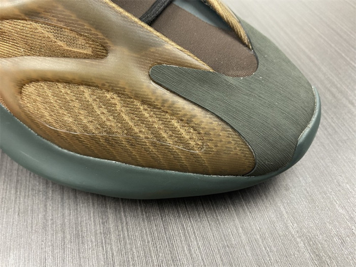 Adidas Yeezy Boost 700 V2 GY4109