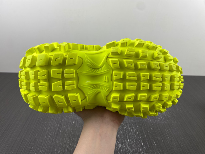 BALCIA DEFENDER SNEAKER