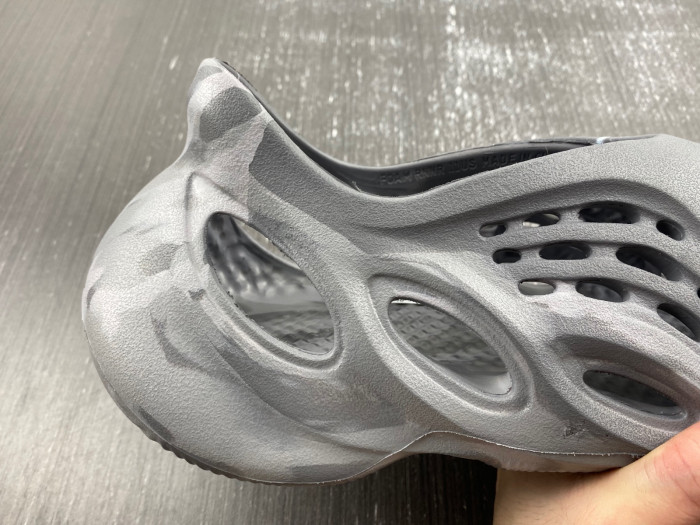 Adidas Yeezy Foam RNNR “MX Granite” IE4931
