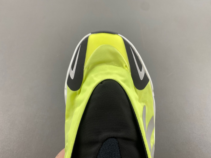 adidas Yeezy Boost 700 MNVN Laceless 