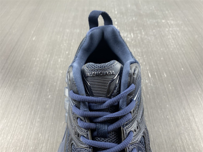 BALCIA DEFENDER SNEAKER