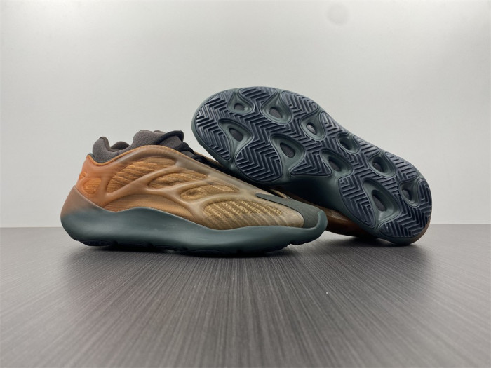 Adidas Yeezy Boost 700 V2 GY4109
