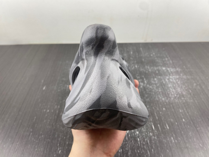 Adidas Yeezy Foam RNNR “MX Granite” IE4931