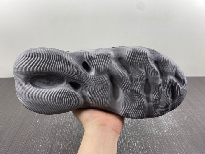 Adidas Yeezy Foam RNNR “MX Granite” IE4931