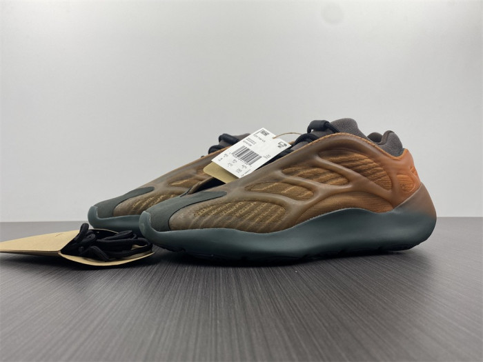 Adidas Yeezy Boost 700 V2 GY4109