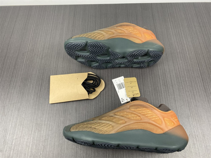 Adidas Yeezy Boost 700 V2 GY4109