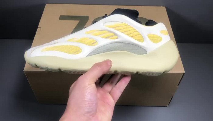 adidas Yeezy 700 V3