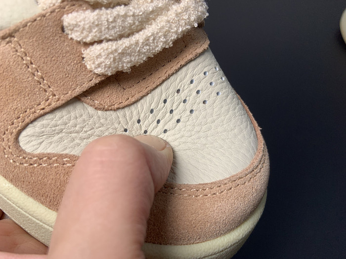 FENDI SNEAKERS
