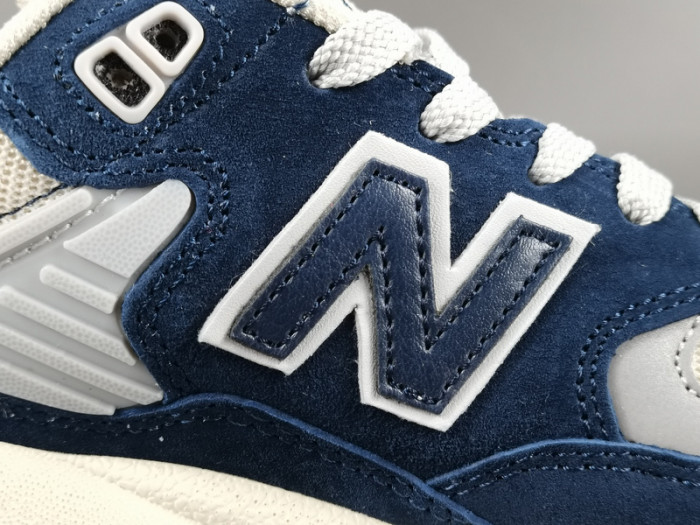 New Balance 580 