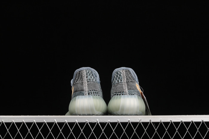 KIDS YEEZY SHOES