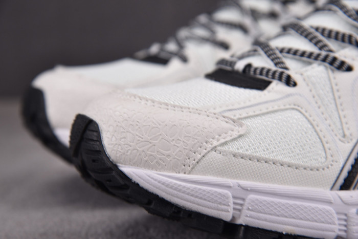 ASICS Gel-kahana 8 White/Black 1011B133-100