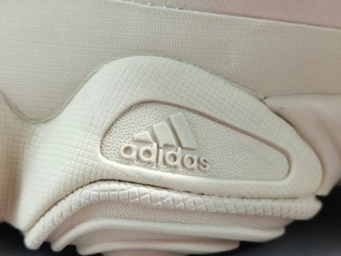ADIDAS YEEZY DESERT RAT 500