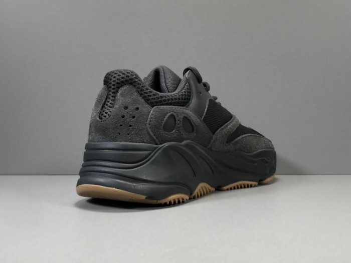 adidas Yeezy Boost 700 Utility Black FV5304