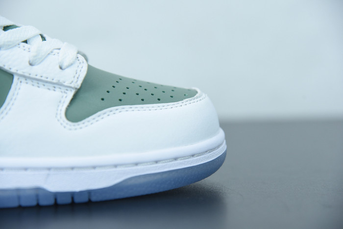 Nike Dunk Low “NY vs NY” DN2489-300