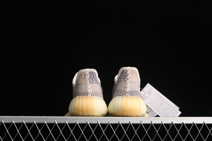 KIDS YEEZY SHOES