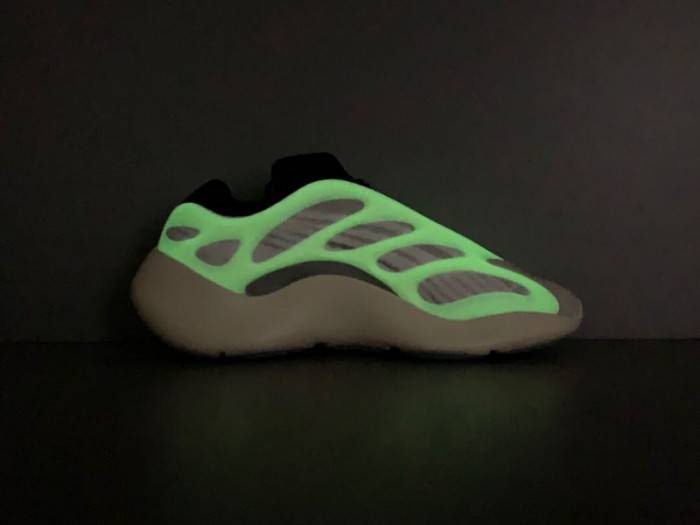 adidas Yeezy 700 V3 