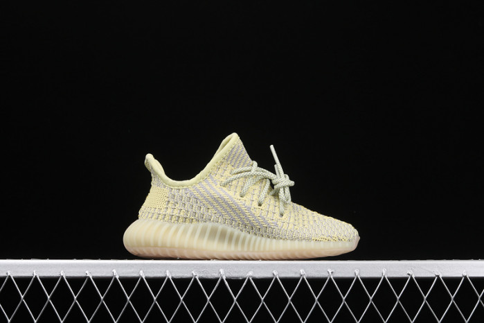 KIDS YEEZY SHOES