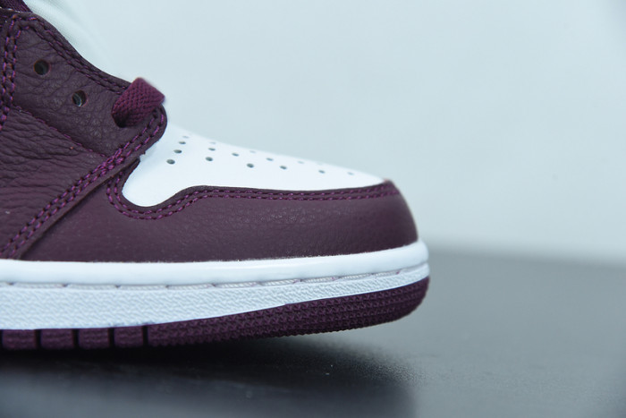Air Jordan 1 High OG “Bordeaux” 555088-611