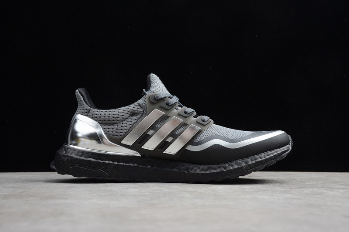 ADIDAS ULTRA BOOST “METALLIC SILVER” EG8103