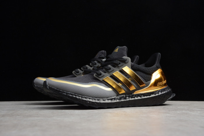 ADIDAS ULTRA BOOST LUXURIOUS METALLIC GOLD EG8102