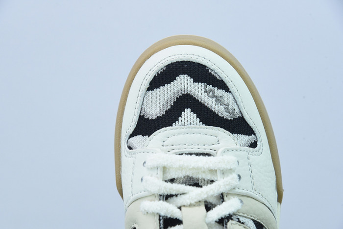 FENDI SNEAKERS