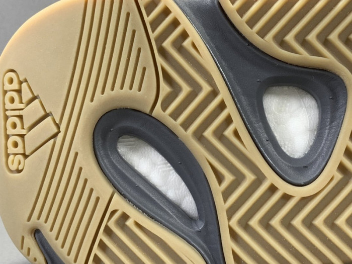adidas Yeezy Boost 700 V2 