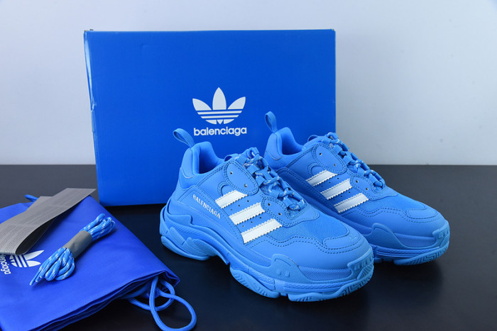 BALCIA Triple S Sneaker
