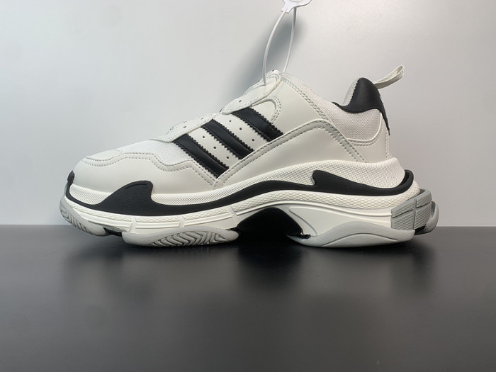 BALCIA TRIPLE S SNEAKER