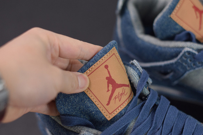 AIR JORDAN 4 RETRO LEVIS NRG "LEVI