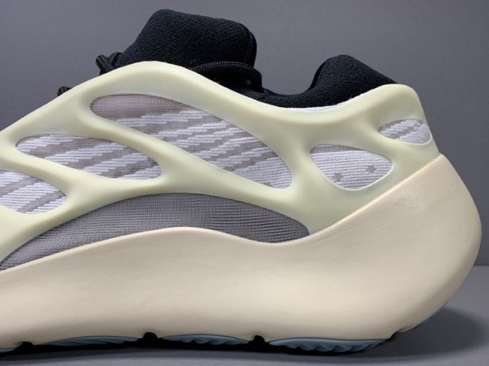 adidas Yeezy 700 V3 
