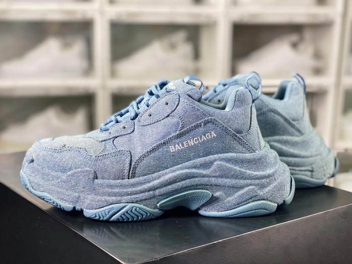 BALCIA TRIPLE S SNEAKER