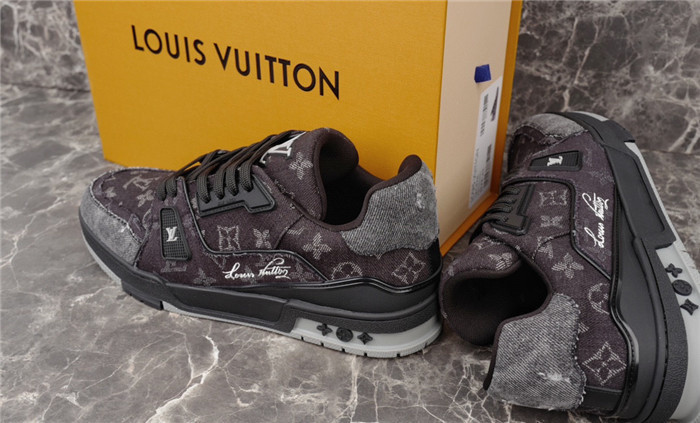 LUSV SNEAKERS